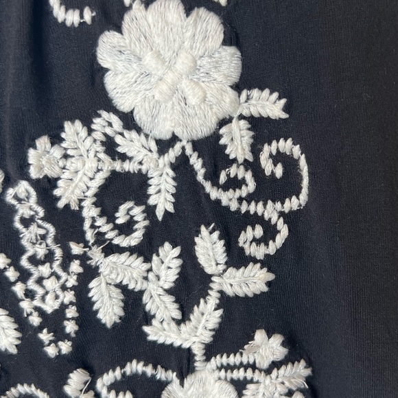 CAITE Embroidered Black 3/4 Sleeve Hem size S Hi Low - Picture 6 of 8